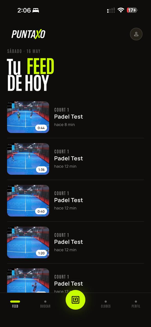 Feed de clips de pádel en la app Puntaxo